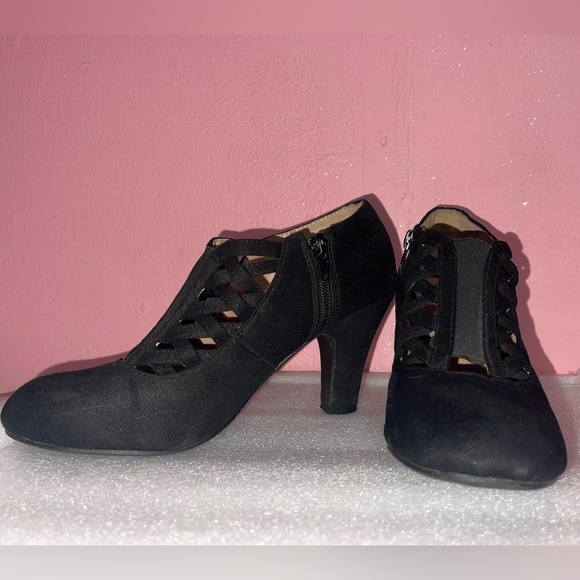 Black Suede Zip up heels with Lattice Print - Picture 3 of 3